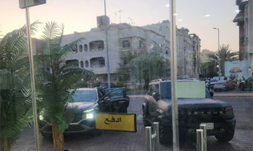 البائع موسى الزرقاء - فريق عمل مغاسل الدرة البيضاء الفرع الأول